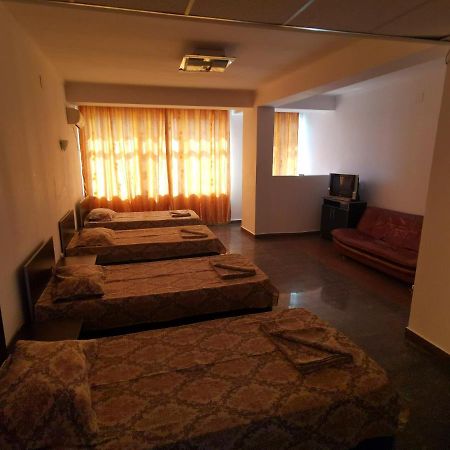 Hotel Dinastia Piteşti Extérieur photo