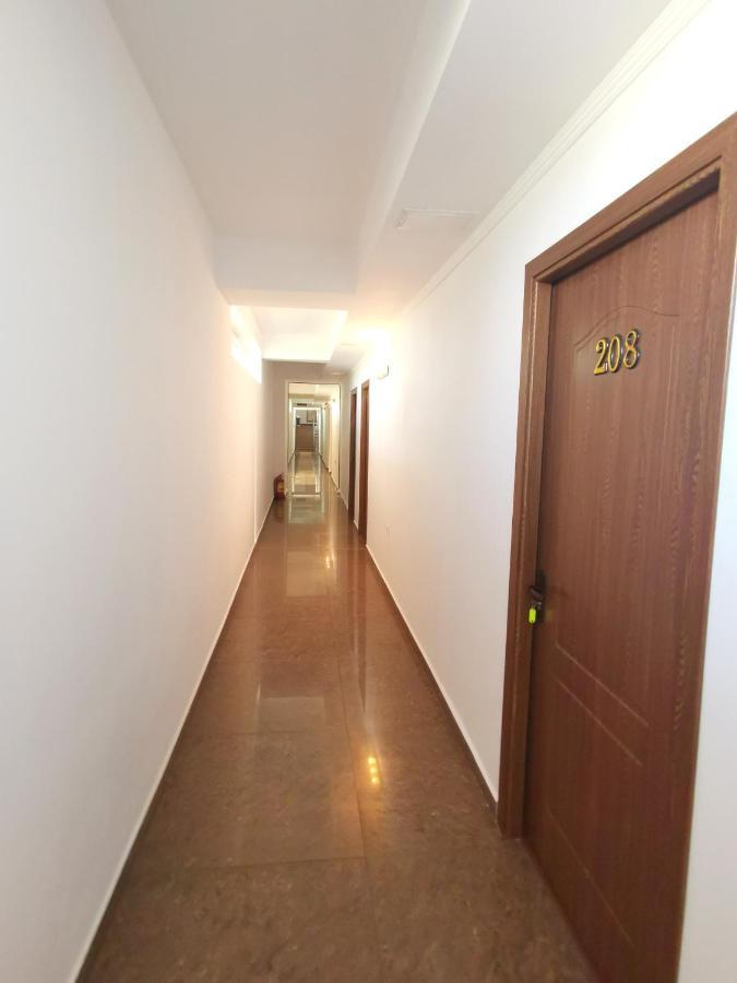 Hotel Dinastia Piteşti Extérieur photo
