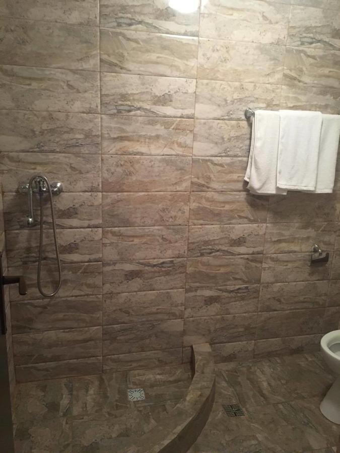 Hotel Dinastia Piteşti Extérieur photo