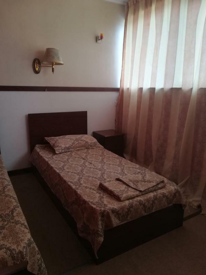 Hotel Dinastia Piteşti Extérieur photo
